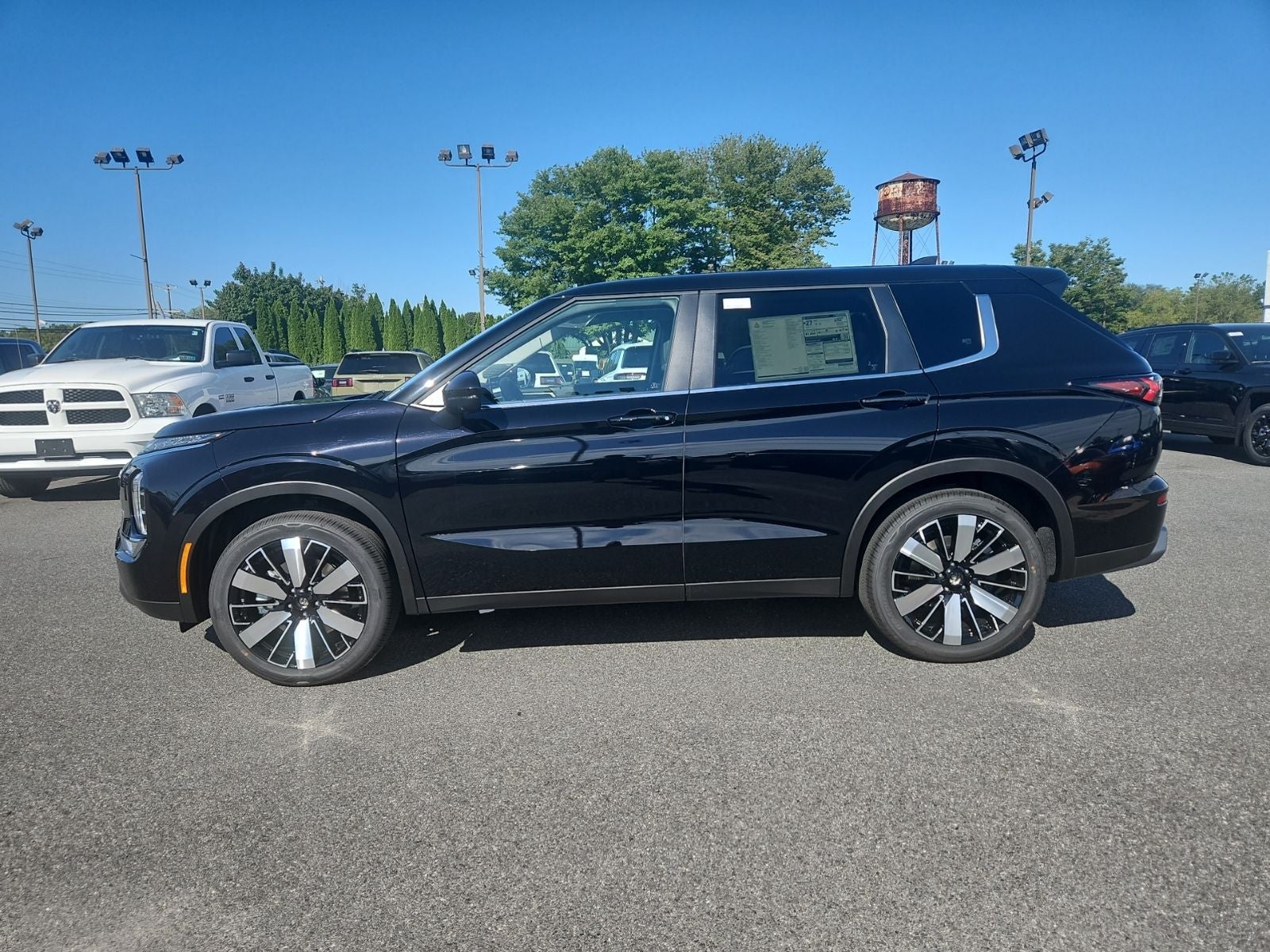 2026 Mitsubishi Outlander SE