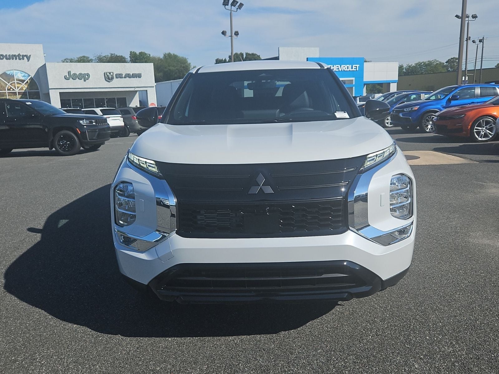 2026 Mitsubishi Outlander LE
