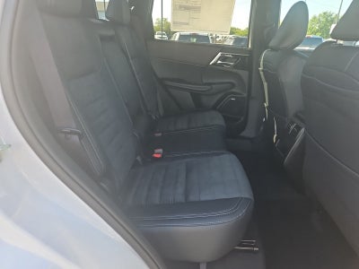 2026 Mitsubishi Outlander LE