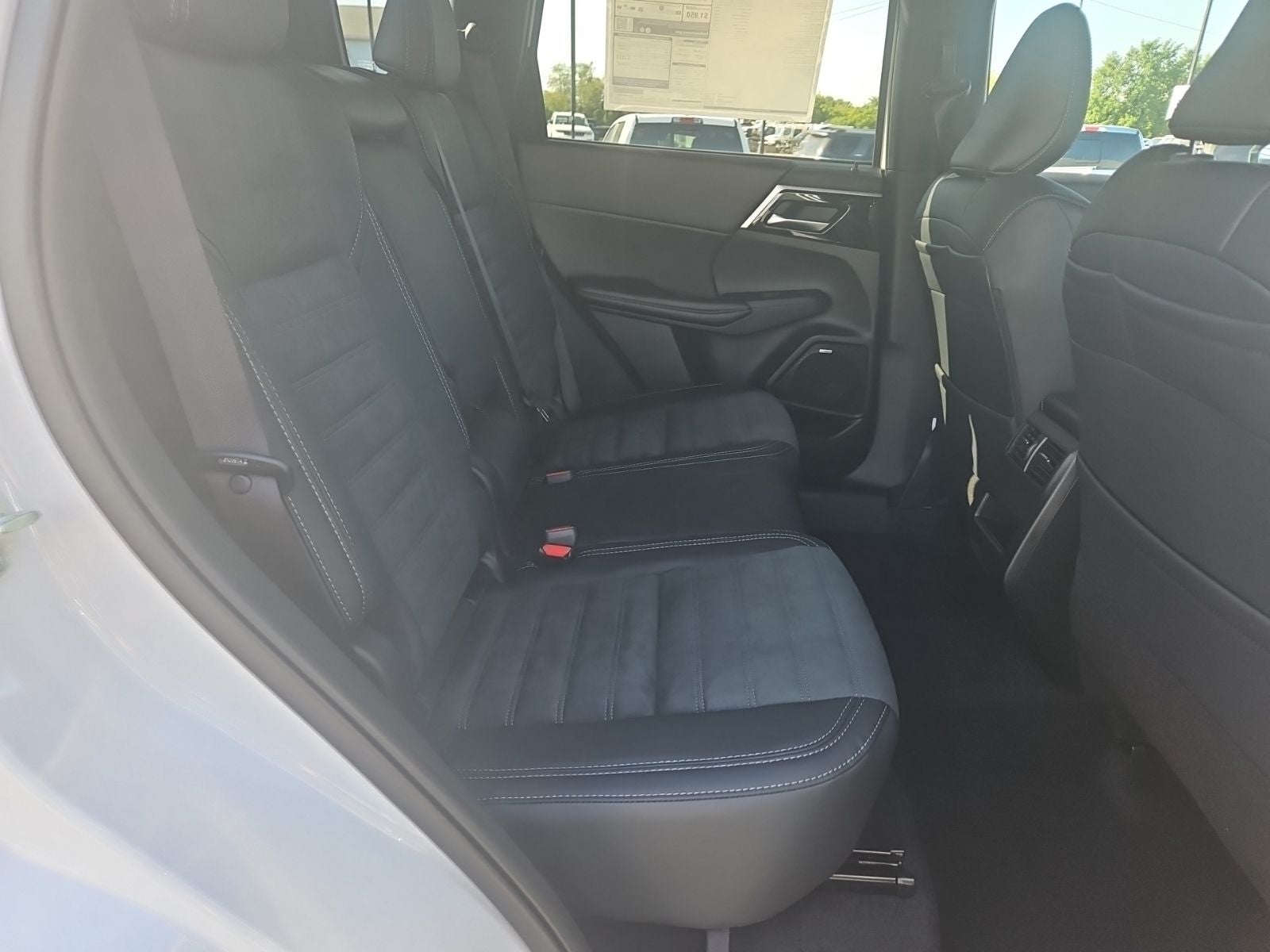 2026 Mitsubishi Outlander LE