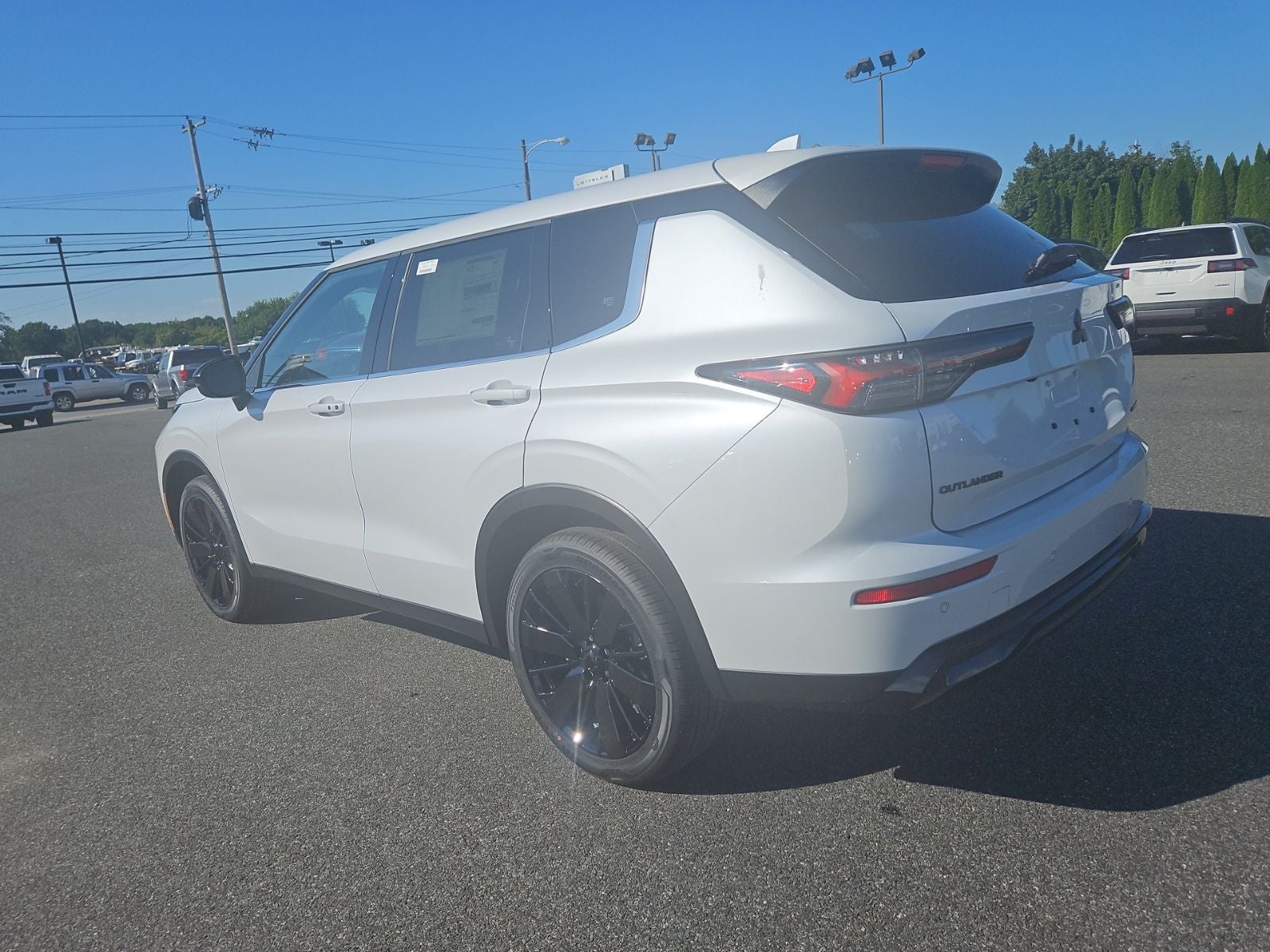 2026 Mitsubishi Outlander LE
