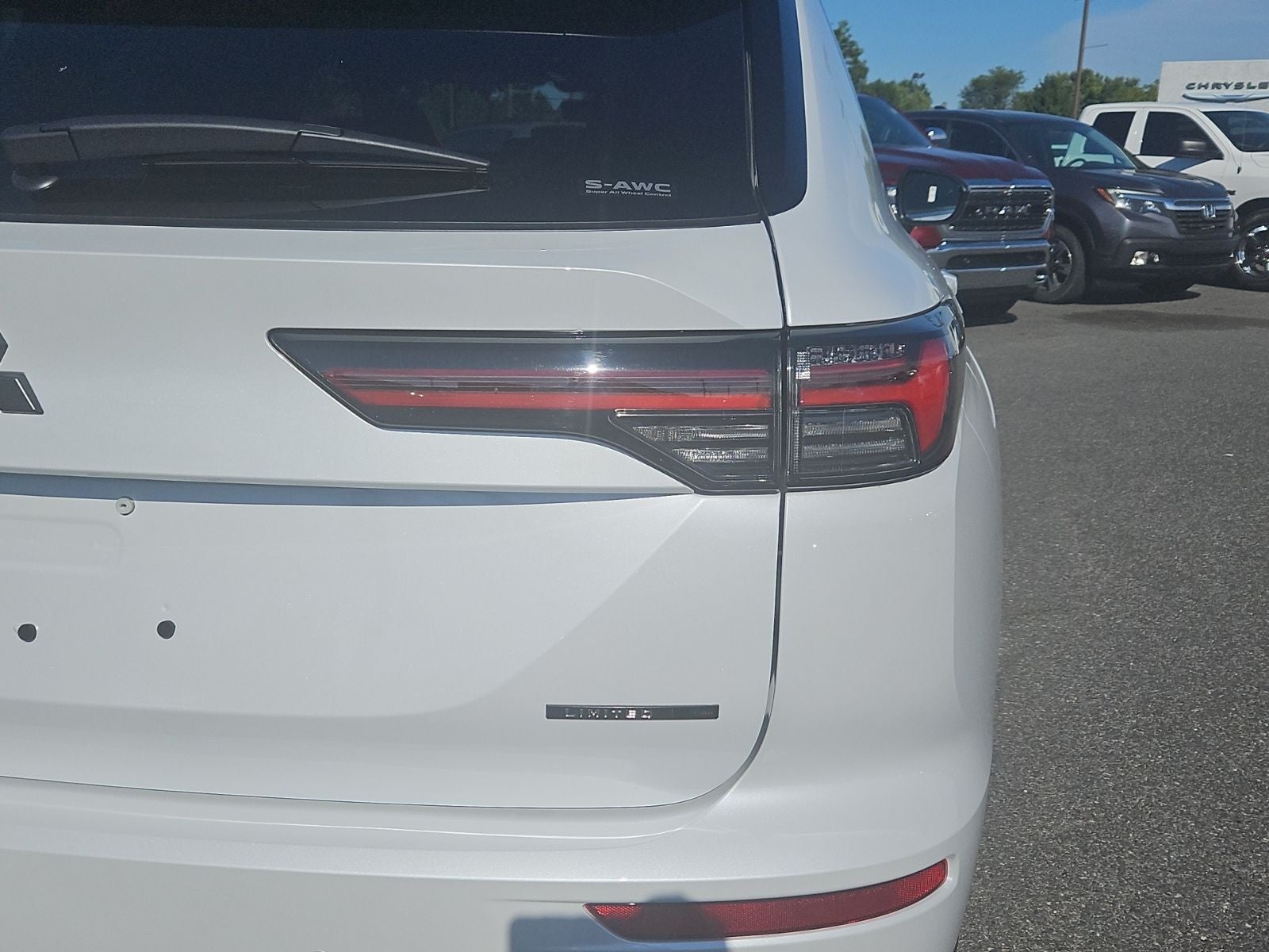 2026 Mitsubishi Outlander LE