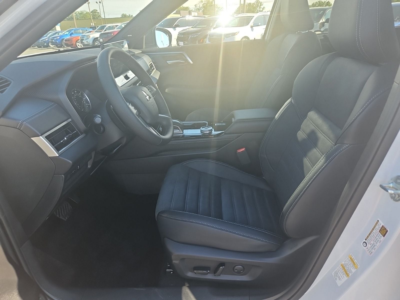 2026 Mitsubishi Outlander LE
