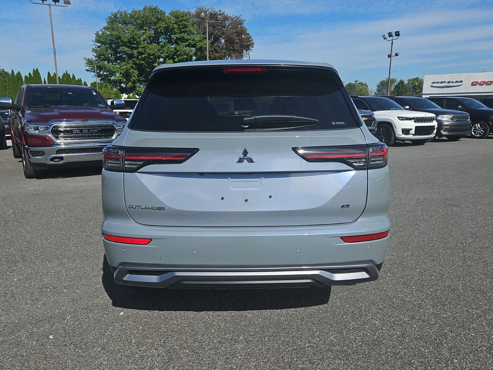 2026 Mitsubishi Outlander SE