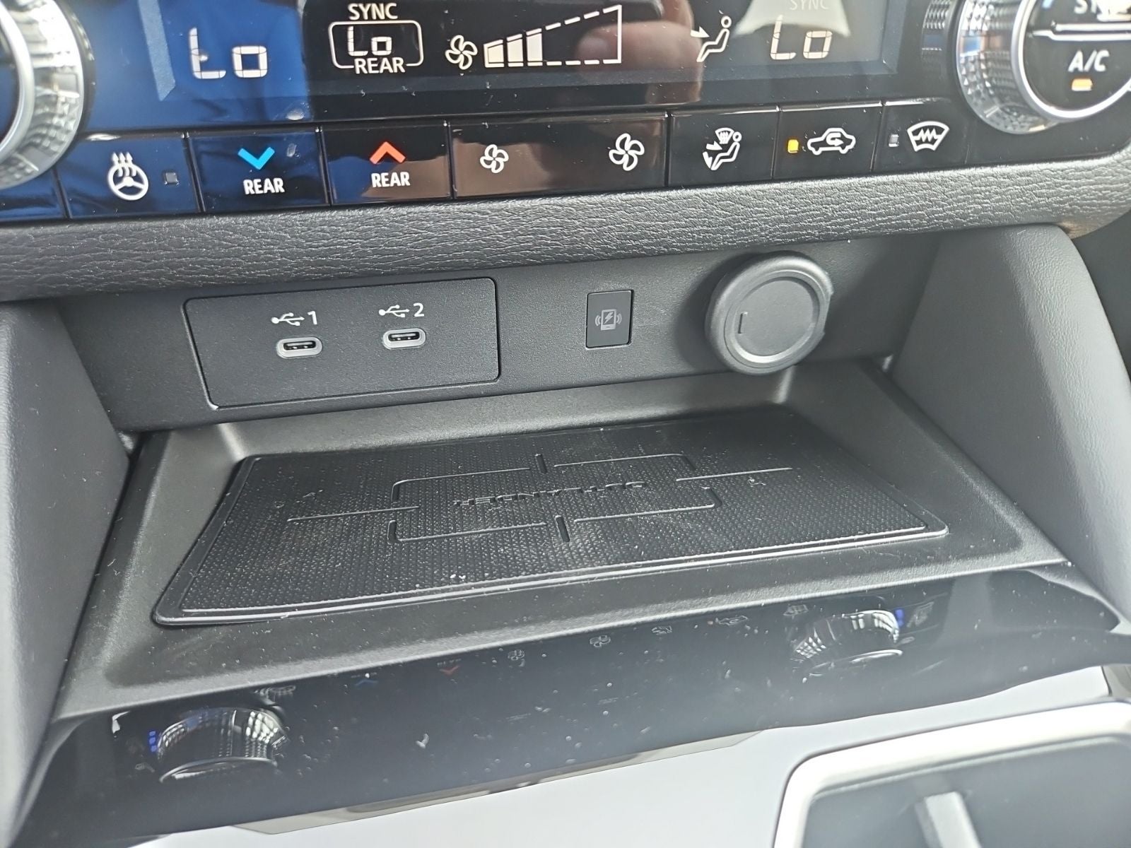 2026 Mitsubishi Outlander Plug-In Hybrid SEL