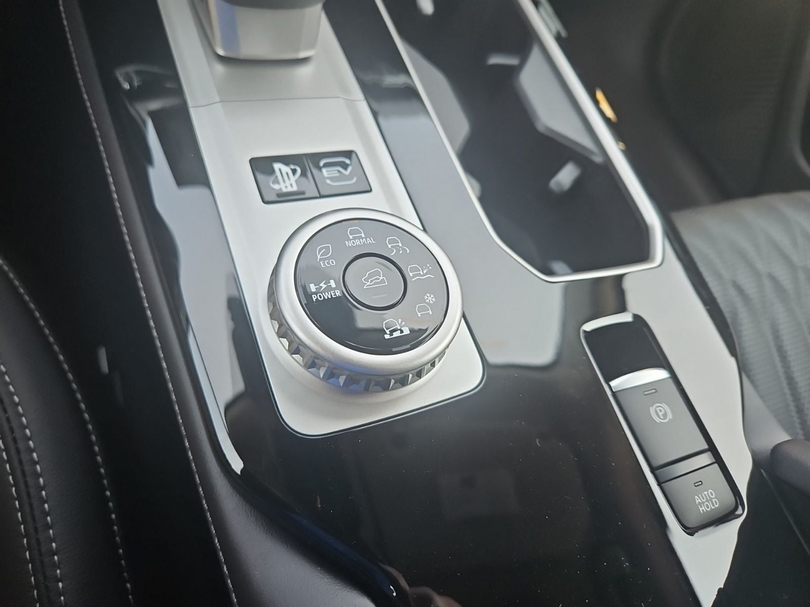 2026 Mitsubishi Outlander Plug-In Hybrid SEL