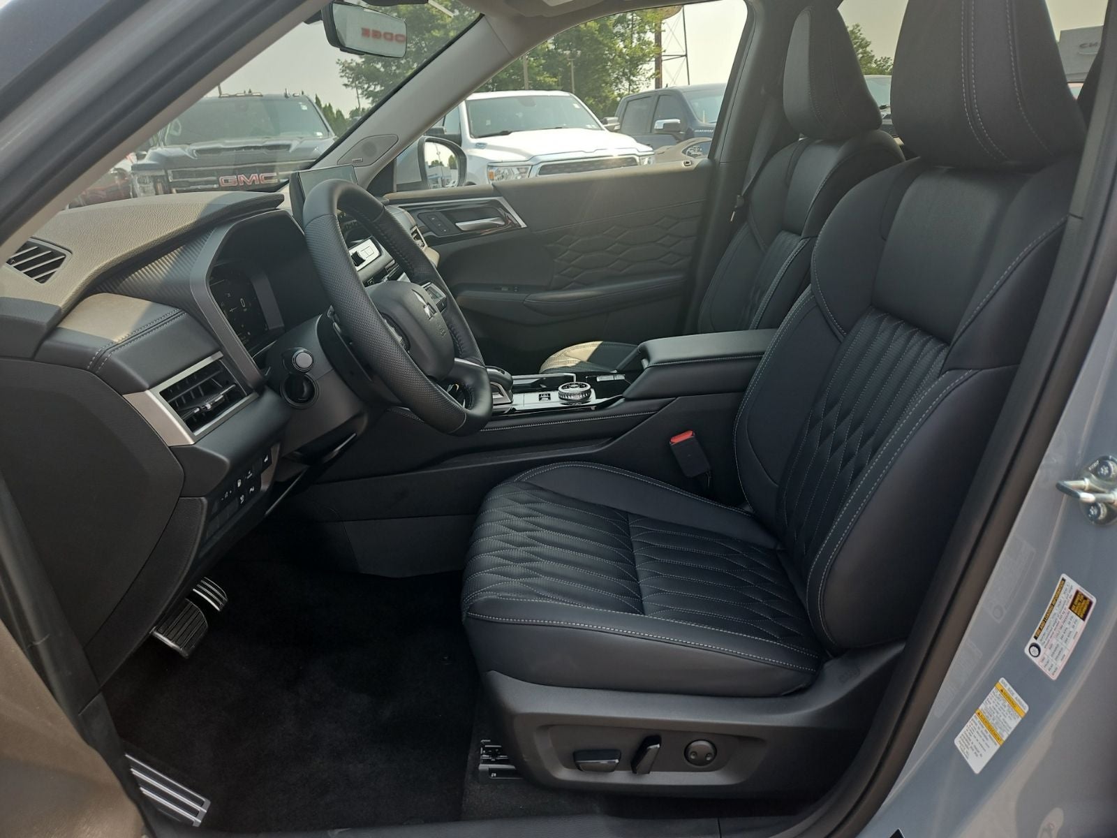 2026 Mitsubishi Outlander Plug-In Hybrid SEL