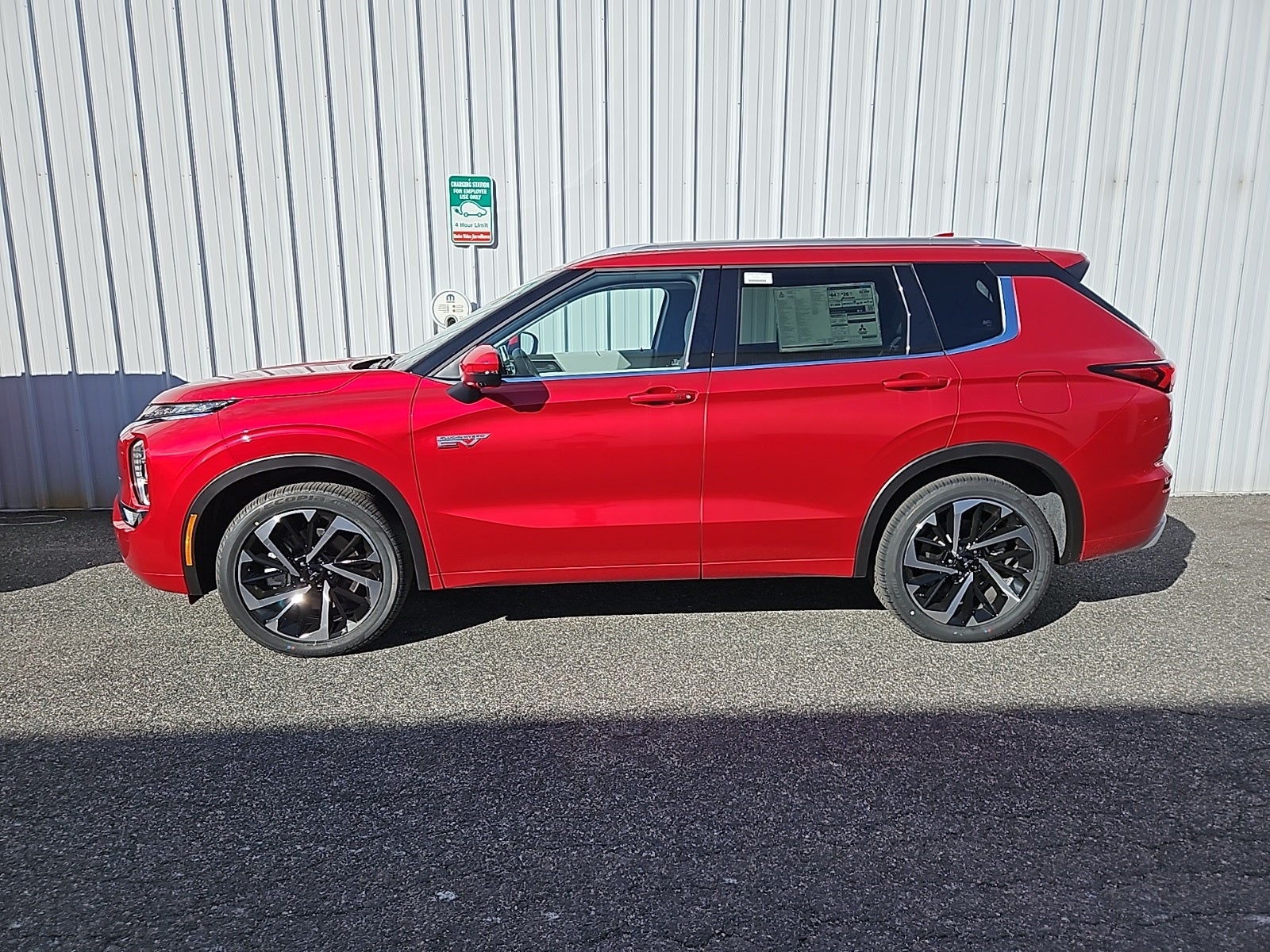 2025 Mitsubishi Outlander Plug-In Hybrid SEL