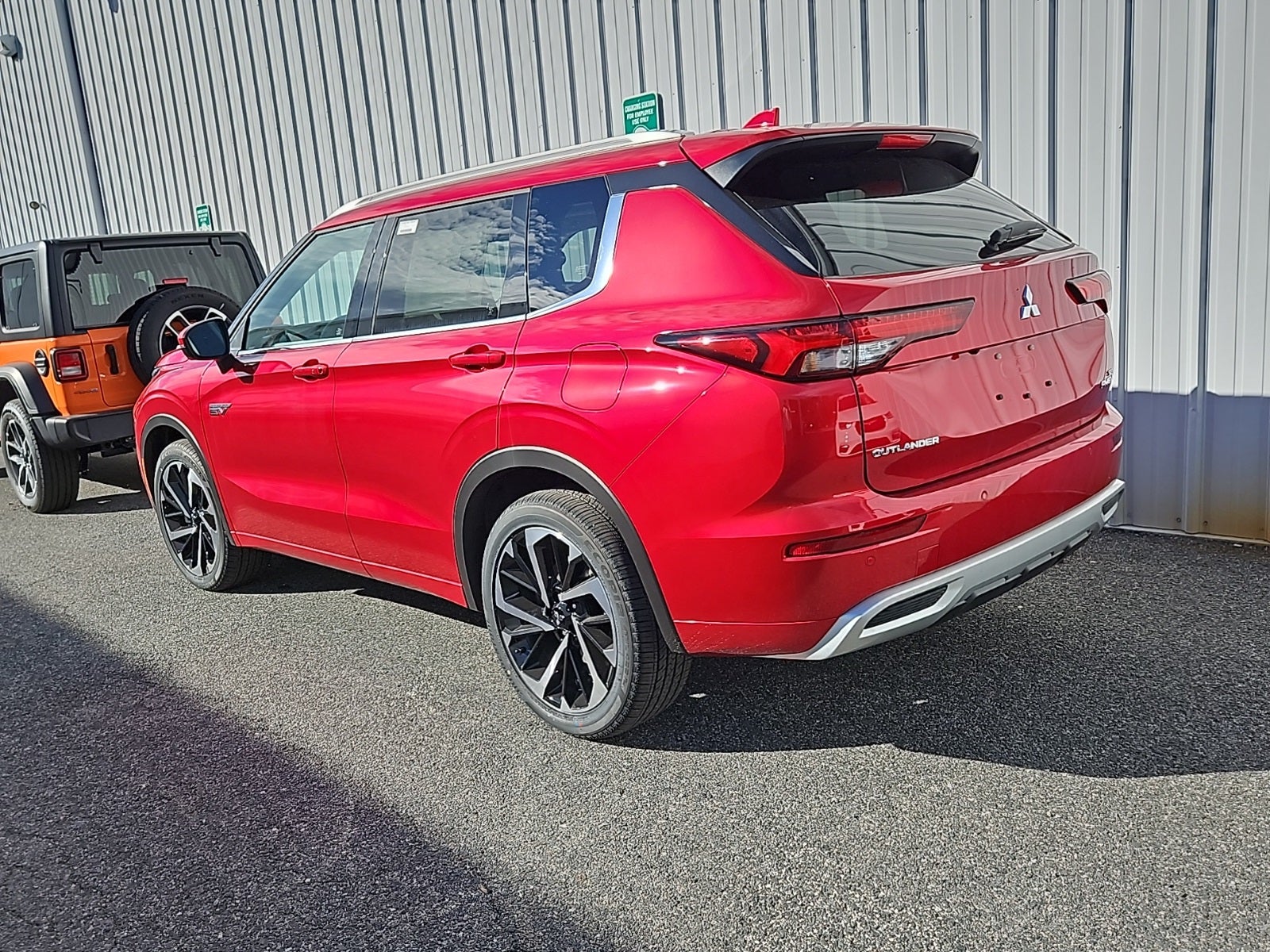 2025 Mitsubishi Outlander Plug-In Hybrid SEL