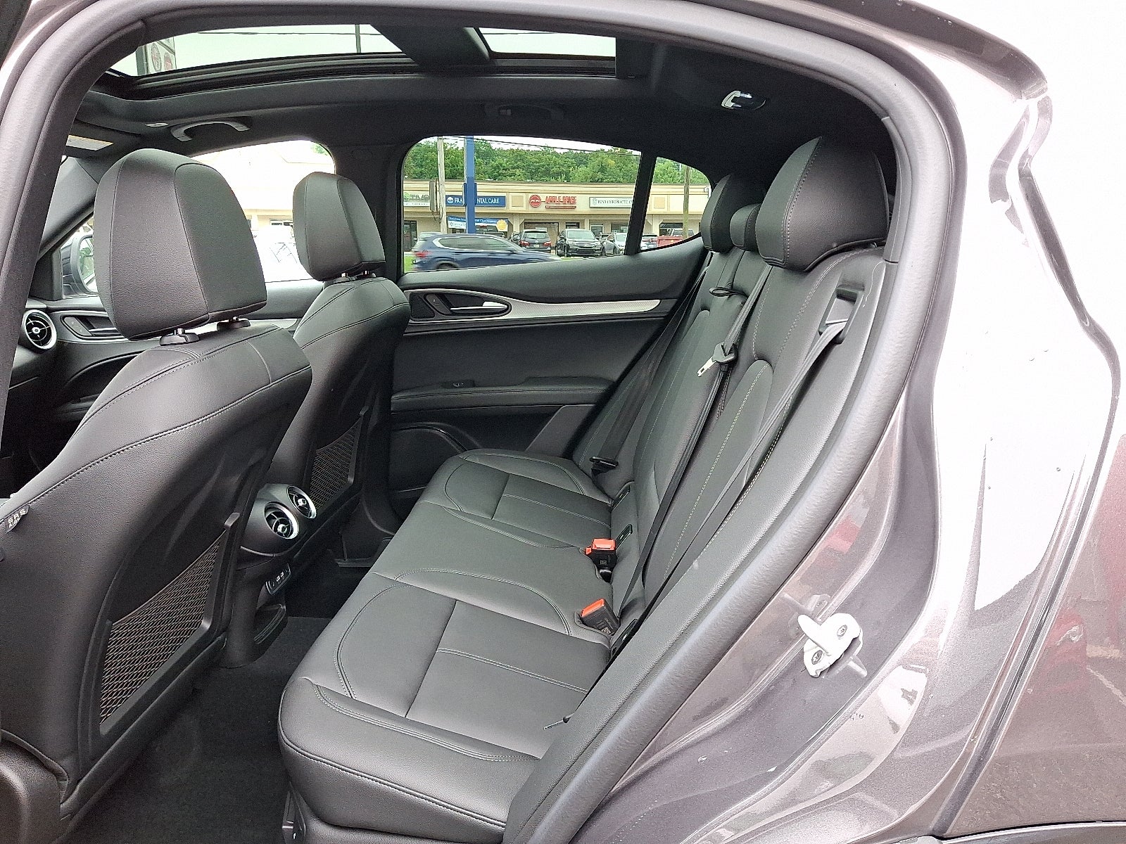 2025 Alfa Romeo Stelvio Sprint AWD