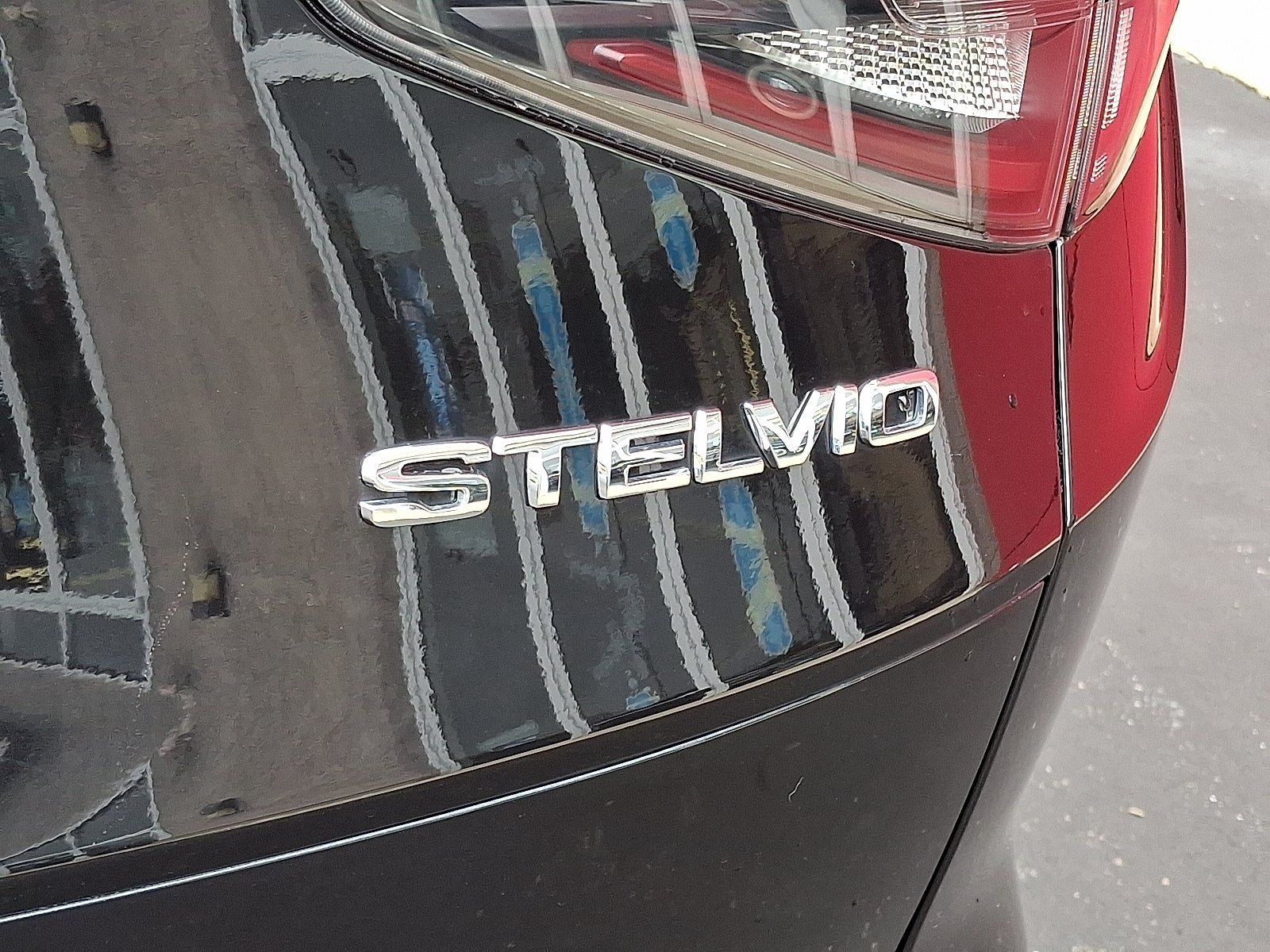 2025 Alfa Romeo Stelvio Sprint AWD