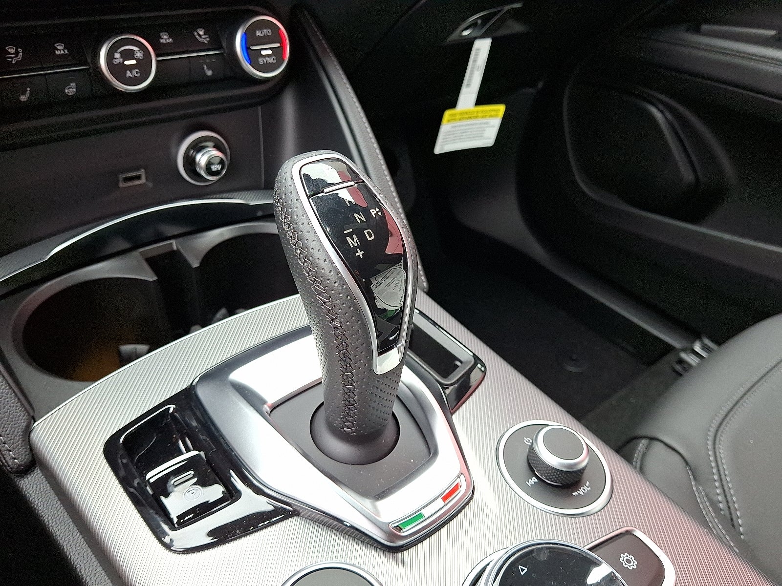 2025 Alfa Romeo Stelvio Sprint AWD