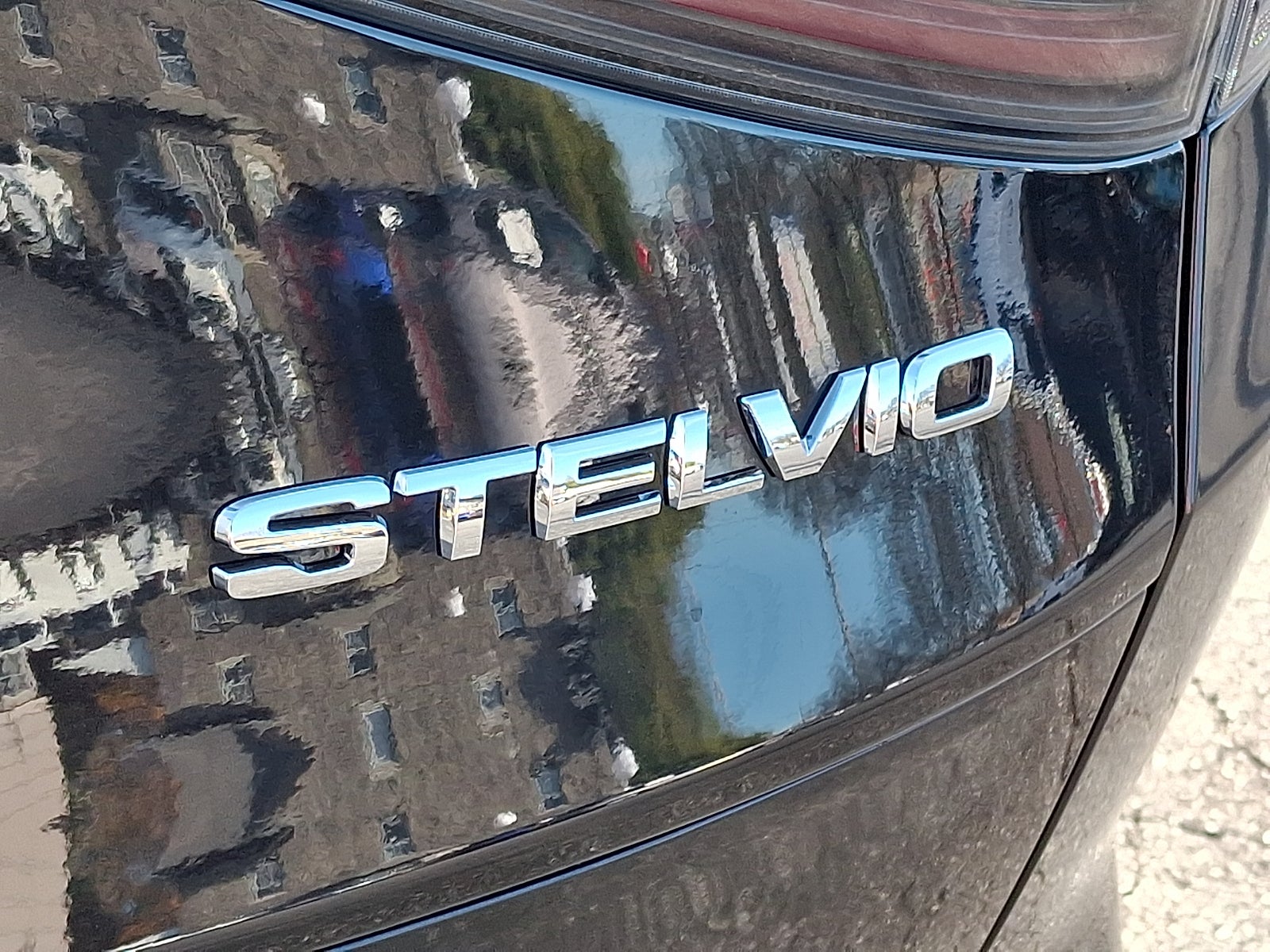 2025 Alfa Romeo Stelvio Sprint AWD