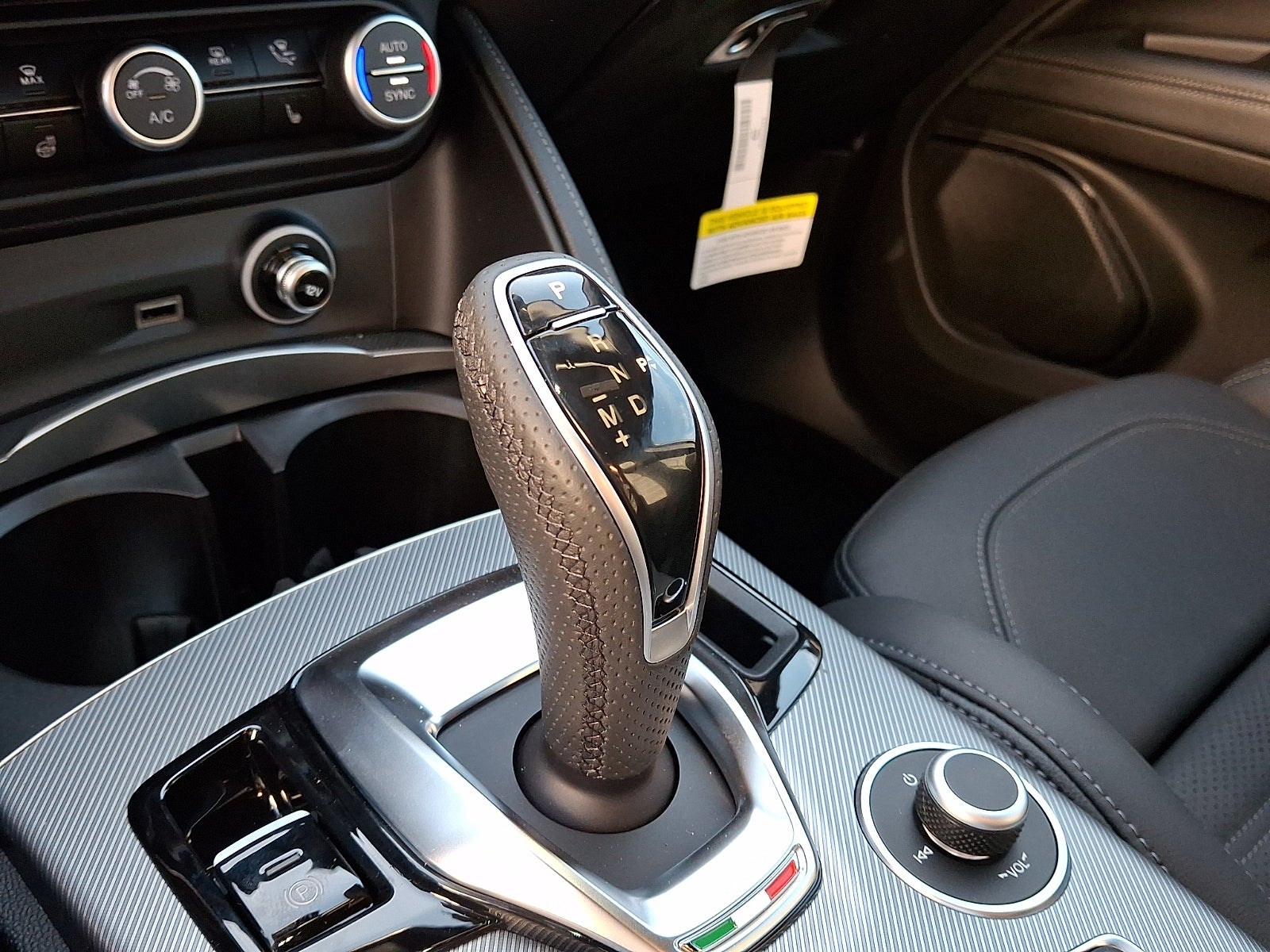 2025 Alfa Romeo Stelvio Sprint AWD