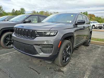 2025 Jeep Grand Cherokee Laredo