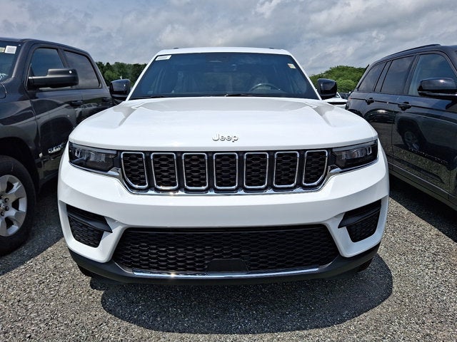 2026 Jeep Grand Cherokee Laredo
