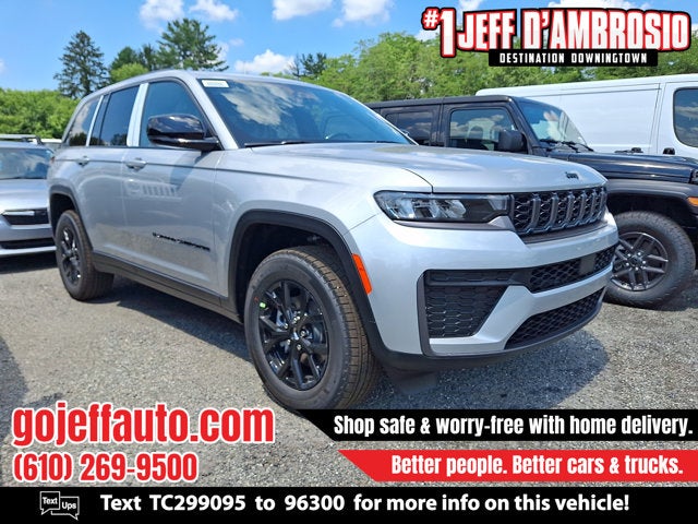 2026 Jeep Grand Cherokee Laredo Altitude
