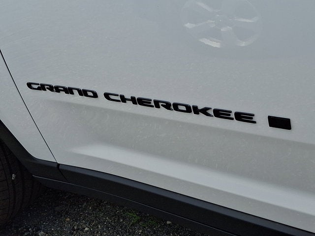 2026 Jeep Grand Cherokee Laredo Altitude
