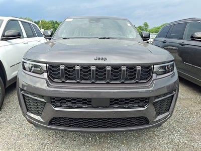 2026 Jeep Grand Cherokee Laredo Altitude