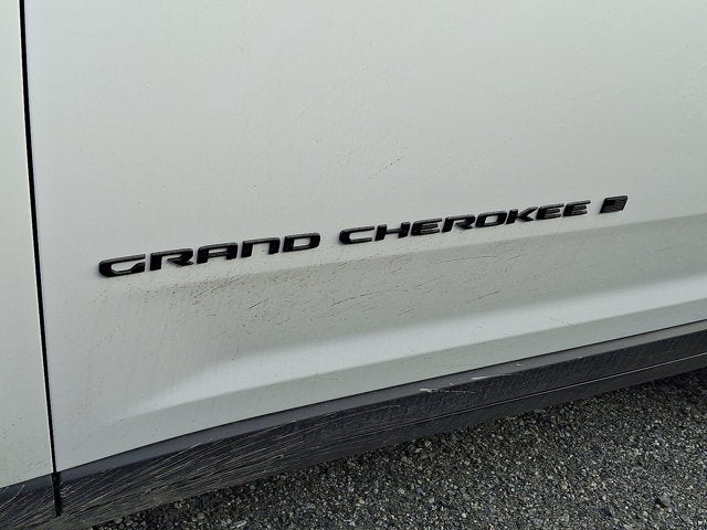 2026 Jeep Grand Cherokee Laredo Altitude