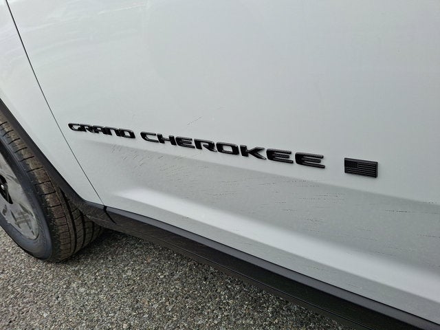 2026 Jeep Grand Cherokee Laredo Altitude