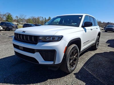 2026 Jeep Grand Cherokee Laredo Altitude