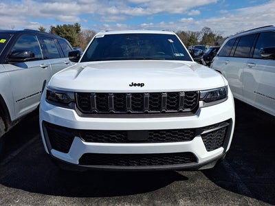 2026 Jeep Grand Cherokee Laredo Altitude