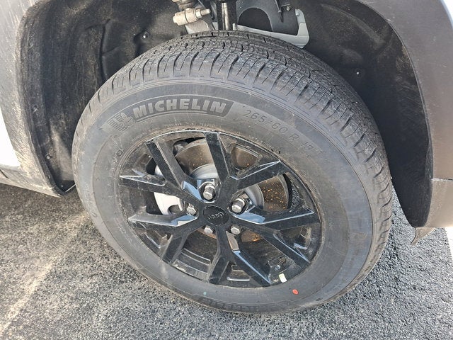 2026 Jeep Grand Cherokee Laredo Altitude