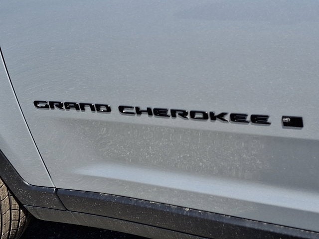 2026 Jeep Grand Cherokee Laredo Altitude