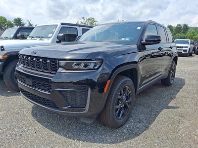 2026 Jeep Grand Cherokee Laredo Altitude