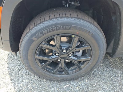 2026 Jeep Grand Cherokee Laredo Altitude