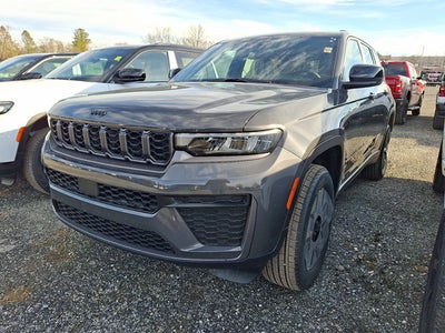 2026 Jeep Grand Cherokee Laredo Altitude