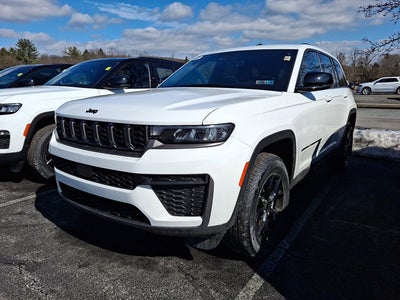 2026 Jeep Grand Cherokee Laredo Altitude