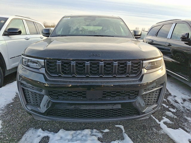 2026 Jeep Grand Cherokee Laredo Altitude
