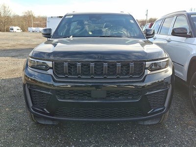 2026 Jeep Grand Cherokee Laredo Altitude