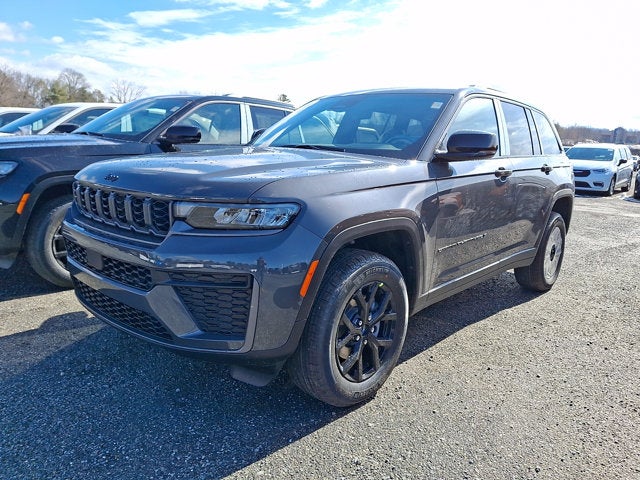 2026 Jeep Grand Cherokee Laredo Altitude