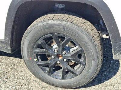 2026 Jeep Grand Cherokee Laredo Altitude