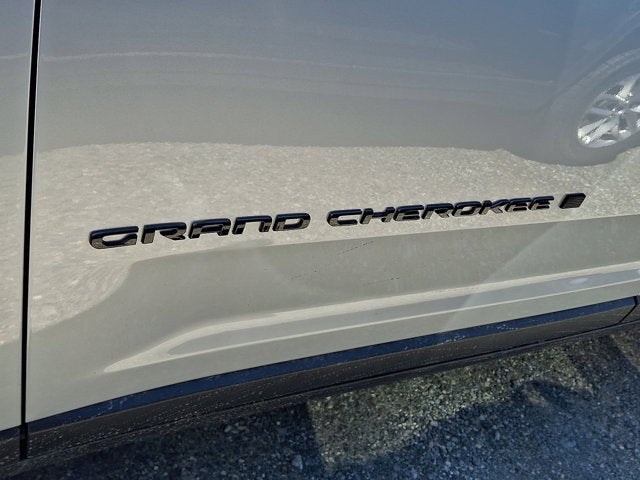2026 Jeep Grand Cherokee L Laredo Altitude