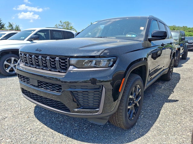 2026 Jeep Grand Cherokee L Laredo Altitude