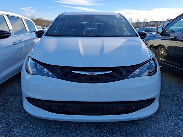 2026 Chrysler Voyager LX