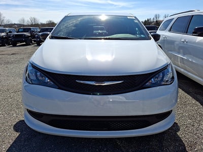 2026 Chrysler Voyager LX