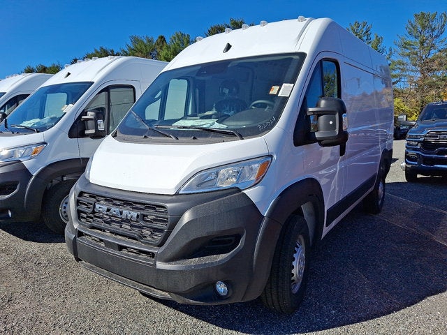 2026 RAM ProMaster Cargo Van Tradesman 1500 High Roof 136" WB w/Pass Seat