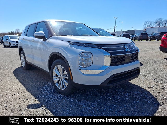 2026 Mitsubishi Outlander ES
