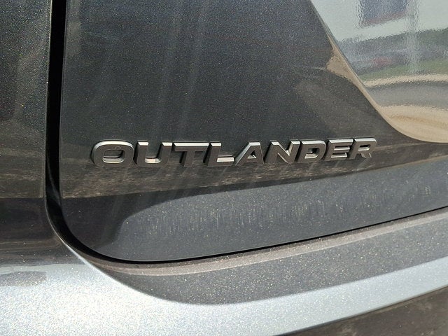 2026 Mitsubishi Outlander LE
