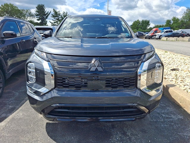 2026 Mitsubishi Outlander LE