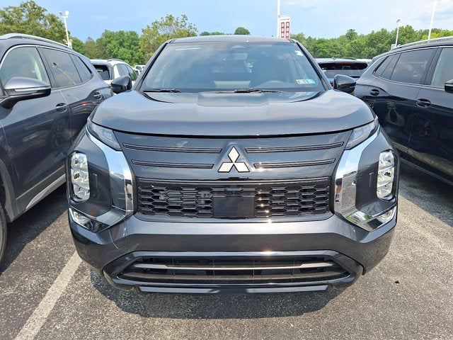 2026 Mitsubishi Outlander LE
