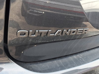2026 Mitsubishi Outlander LE