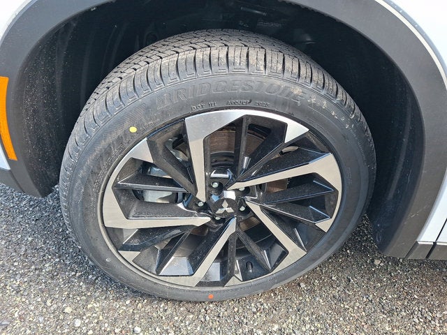 2025 Mitsubishi Outlander Plug-In Hybrid SE