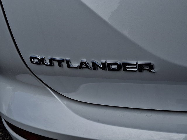 2025 Mitsubishi Outlander Plug-In Hybrid SE