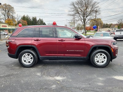 2023 Jeep Grand Cherokee Laredo 4x4